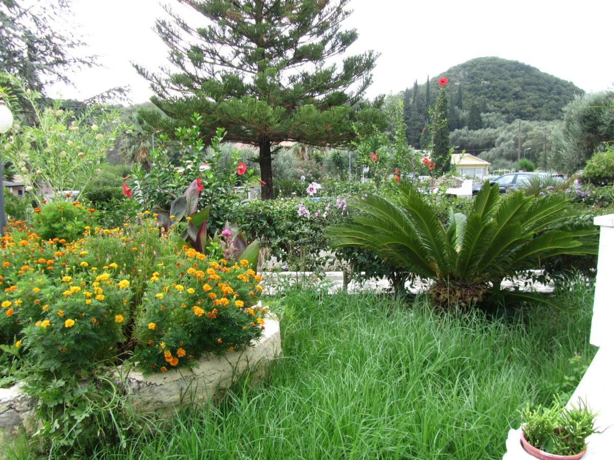 Vanilla House ปาเลโอกัสไตรซา ภายนอก รูปภาพ